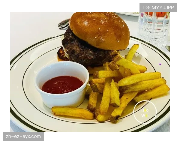 菲尔普斯退役后一天吃六顿饭，冰箱塞满牛排和汉堡